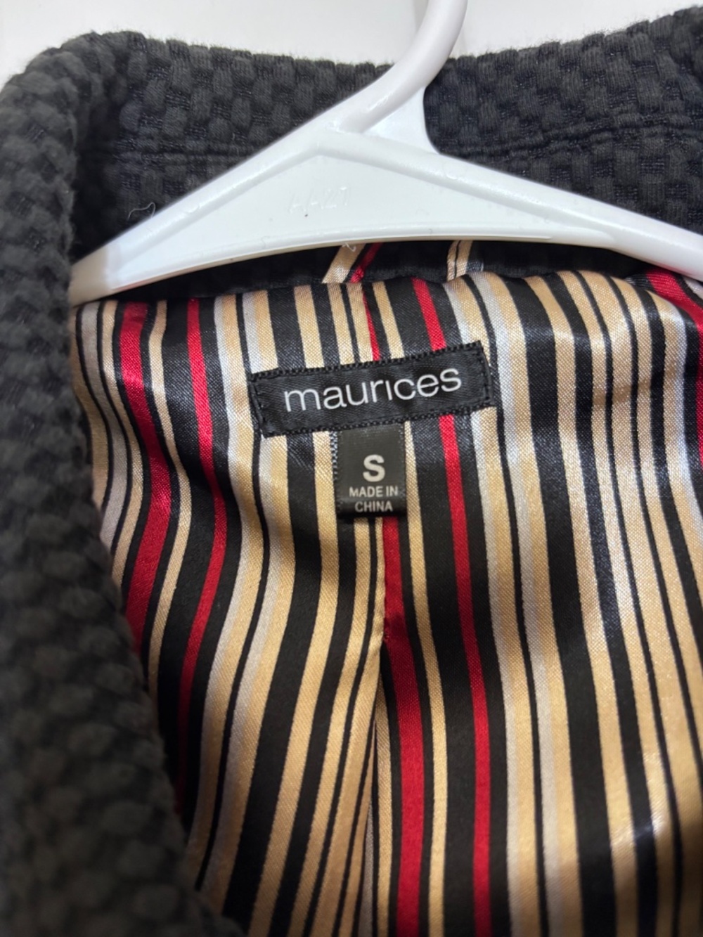 Short Jacket - Picture 3 of 7